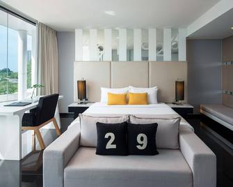 Tsix5 Hotel - Pattaya - Bedroom