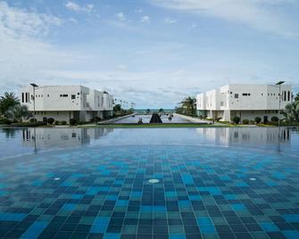 Serene Phla resort and restaurant - Ban Chang - Piscina