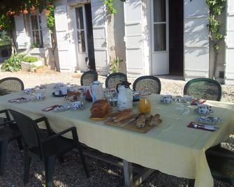 Domaine de Puyrousse - Riberac - Patio