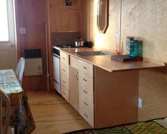 Rural Alaska Tiny House near the White Mountains - Fairbanks - Cocina