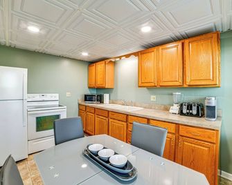 2 Mi To Suny Cortland: Unit W/ Private Parking - Cortland - Kitchen