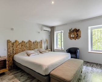 Chambres d'Hôtes Château Pierre de Montignac - Civrac-en-Médoc - Schlafzimmer