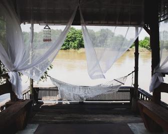 The Antique Riverside Resort - Khung Phayom - Patio
