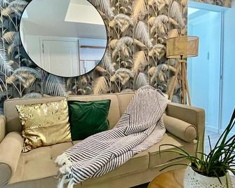 Azure Urban Resort Parañaque - Parañaque - Sala de estar