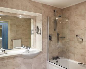 Mercure Shrewsbury Albrighton Hall Hotel & Spa - Shrewsbury - Bathroom