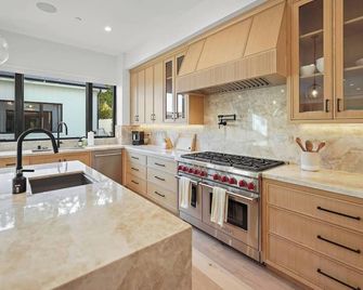 Bundy Villa 6bdr/ Luxurious Modern Farmhouse with Guest House - Los Ángeles - Cocina