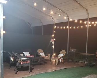 A Peaceful Hidden Treasure in Oxford GA - Conyers - Patio
