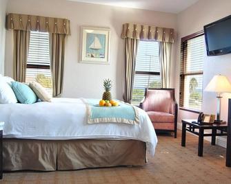 The Alexander Suites #101 - Queen Suite - Cayman Brac - Habitación
