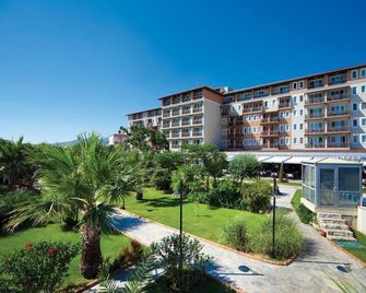 Club Cactus Paradise - Gümüldür Cumhuriyet - Gebäude