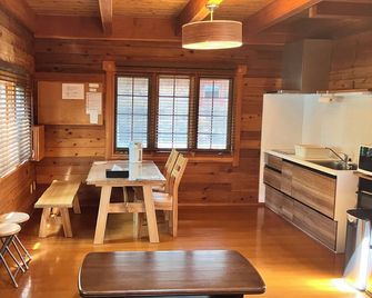Hakuba Brownie Cottages - Hakuba - Dining room