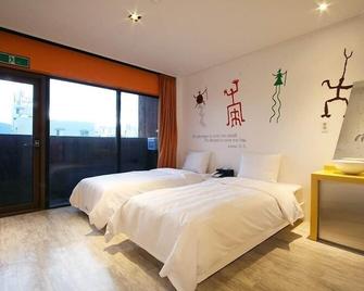 Boutique & Luxury Hotel At Noon - Jeju City - Bedroom