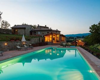 charming hamlett with private ool, ideal place for vacation with friends - Poppi - Piscina