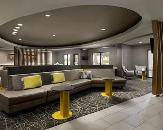 SpringHill Suites by Marriott Fresno - Fresno - Lounge
