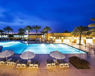 Al Hamra Village Hotel - אל ג'אזירת אל חמרה - בריכה