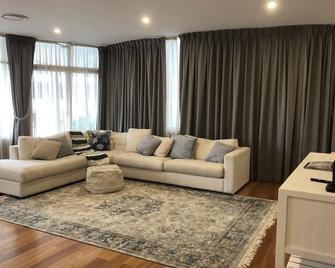Jewel of Brooklyn - Hawkesbury River Marina - Brooklyn - Living room