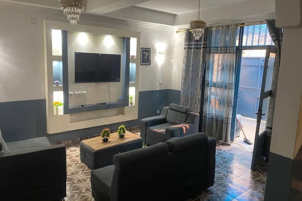 Moderne Chambre Pour vous. - كينشاسا - غرفة معيشة