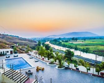 Ratnaa Resort - Kārli - Pool