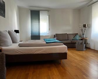 Hotel Sonne - Ettlingen - Bedroom