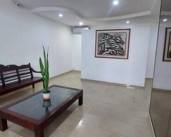 Executive suite in gastronomic district - Valencia - Olohuone