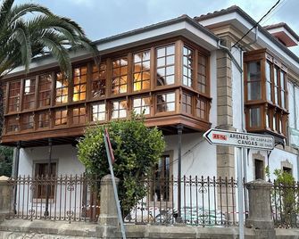 Loben Apartamentos - Panes - Edificio