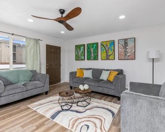 Eternal Leaves - Elegant & Relaxing Umed Home - Anchorage - Sala