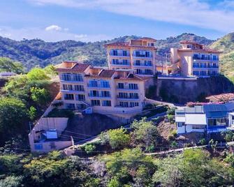 Upscale Condo With A View That You Will Never Forget - Ocotal - Edificio