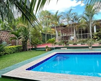Kindo Kicha Farmhouse - Moshi - Pool