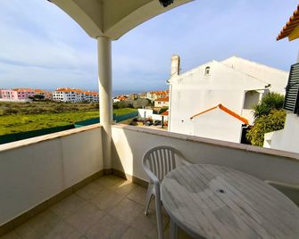 Casa Jagoza Ericeira with pool and garden - Ericeira - Balkon