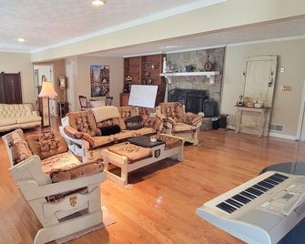 Relax on Private Lake - Nearby Access to Town - Douglasville - Sala de estar