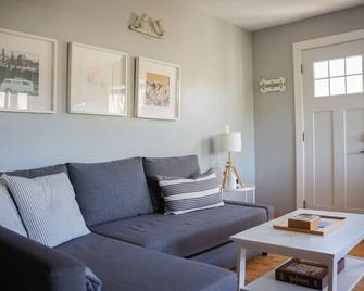 Coastal Suite - Harbourview in Ucluelet - Ucluelet - Wohnzimmer