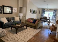 Bluedoor House Comfy Home Close To Nb, Sa, & Rafb - Live Oak - Pokój dzienny