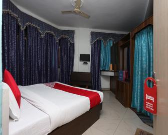 OYO 33007 Great India Hotel - Kharagpur - Bedroom