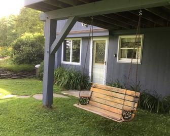 Meadows Mountains and More - Waterbury - Patio
