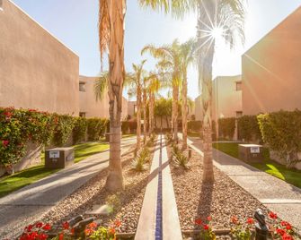 Vista Mirage Resort - פאלם ספירנגס - נוף חיצוני