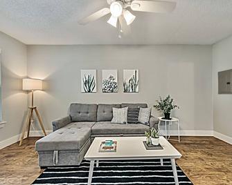 Global Cup The Boutique Space & Free Parking - دالاس - غرفة معيشة