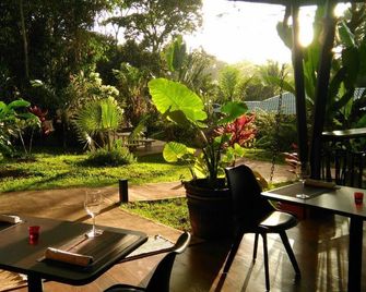 Oasis de Las Palmas - Ojochal - Patio