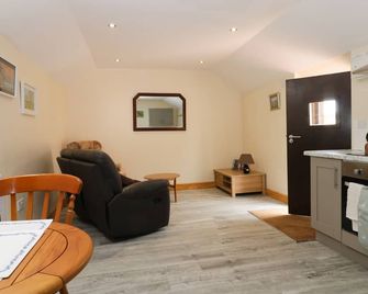 Honeybee Cottage, Pet Friendly, With A Garden In Withernsea - Kingston upon Hull - Wohnzimmer