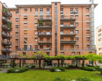 Housmart Milazzo 5 - Bologna - Building