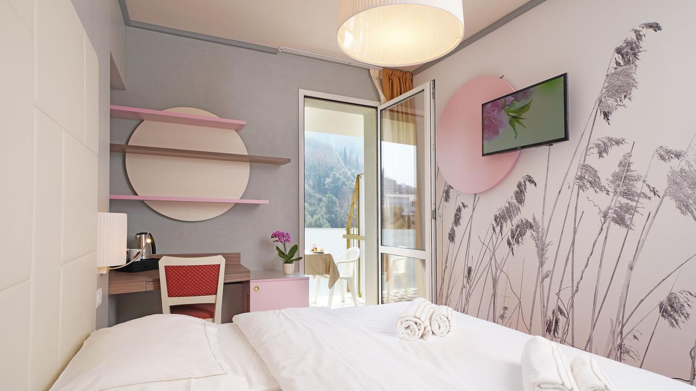 Hotel La Perla - Bike Hotel