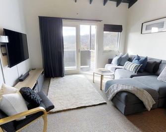 Studio Loft 7 - The Stables Perisher - Perisher Valley - Living room