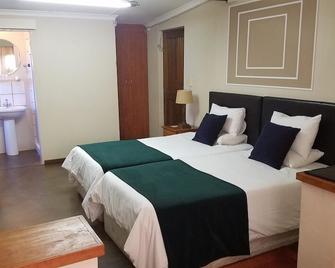 Ocean Park Guest House - Umkomaas - Habitación