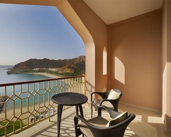 Al Husn Hotel Muscat - מוסקט - מרפסת