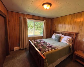 Large Home with Outstanding Views & Location - Palmer - Habitación