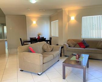 Baiavista Apartments 5 - Scarness - Living room