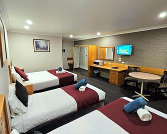 Hilltops Retreat Motor Inn - Young - Slaapkamer