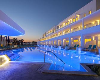 Aliathon Aegean - פאפוס - בריכה