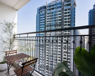 Sens House Saigon - Serviced Apartments in Vinhomes Central Park - Ho Chi Minh City - Balcony