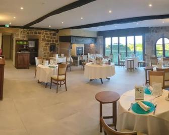 Aux Vieux Arceaux - Mercuer - Restaurant