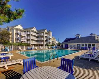 Comfortable condo with shared pool, free WiFi, central AC, and water views - Hatteras - Pool