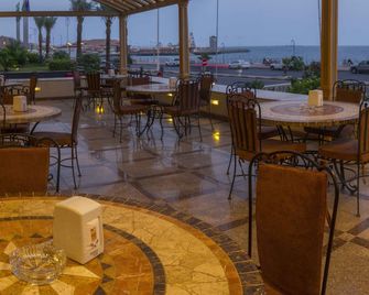 Al-Borg Al-Watheer Serviced apartments - Jazan - Restaurante